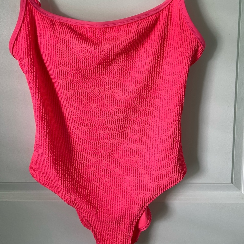 💌 Aerie Crinkle Scoop Full Coverage One Piece Swimsuit in Coral Sun - Picture 3 of 8